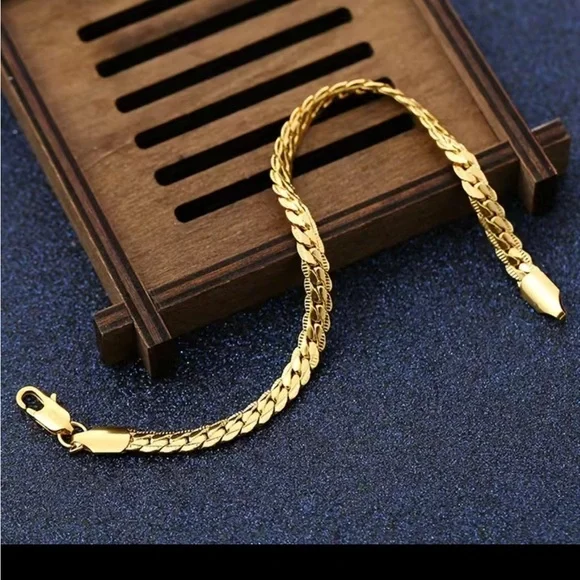 New 18K Gold Plated Snake Bracelet - Picture 2 of 7